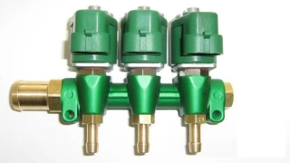 Vstřikovač STELLA VERDE - 6V, 6W, 3 Ohm, třísekční, (pro trysky d. 1,3-3,5mm) 